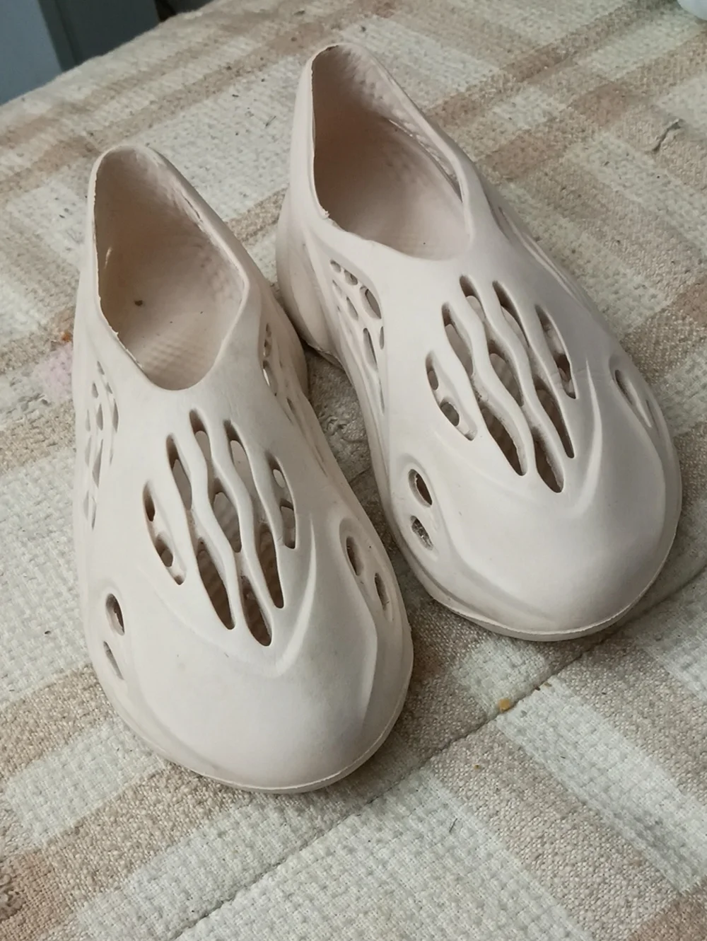 Men's Yeezy Foam Running Shoes By Addidas